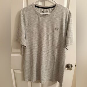 2XL Under Armour Men's Vanish Seamless Short Sleeve T-Shirt in a light gray.